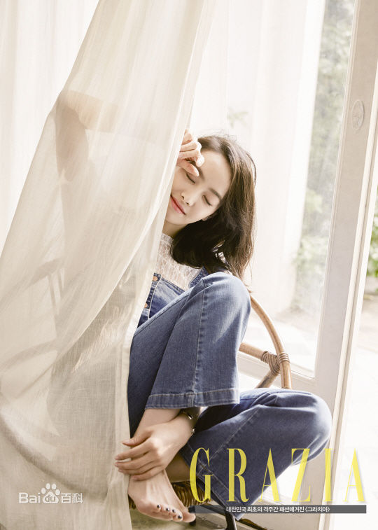 宋茜(Victoria Song)最新杂志壁纸