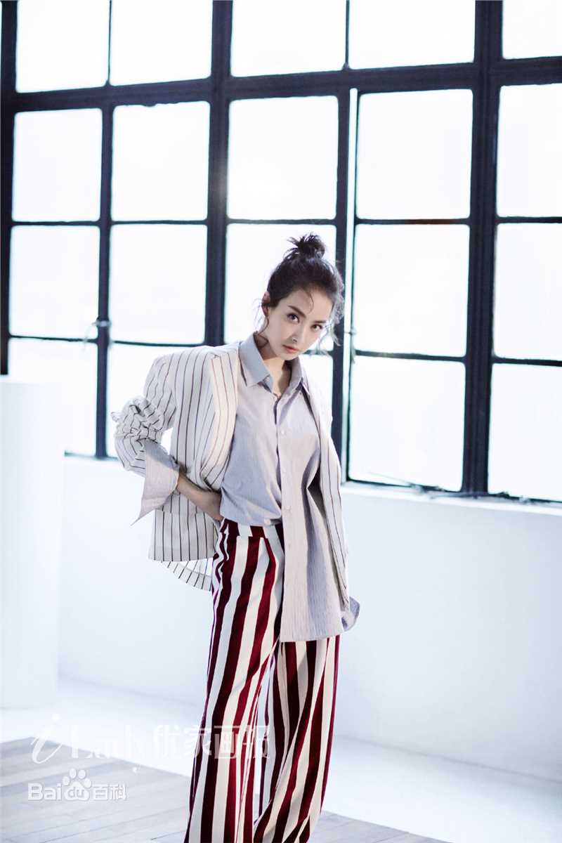 宋茜(Victoria Song)最新杂志壁纸