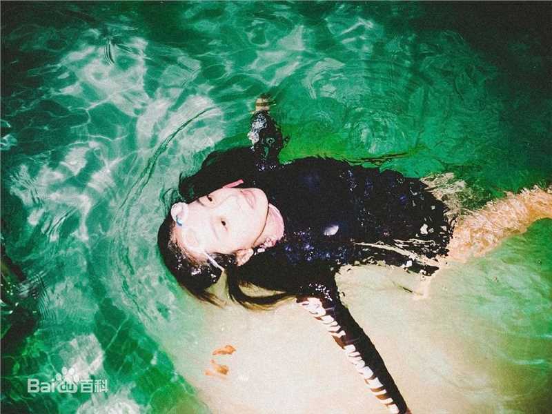 宋茜(Victoria Song)生活照壁纸壁纸