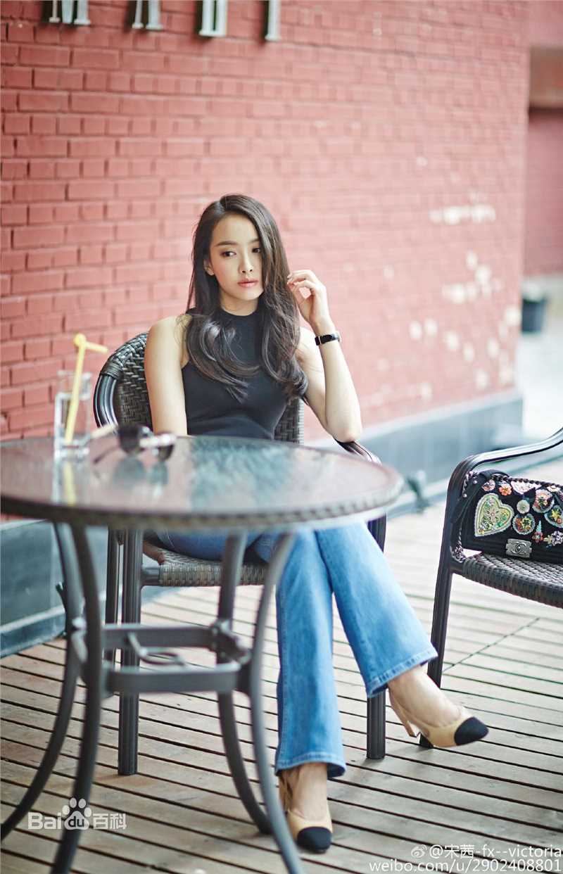 宋茜(Victoria Song)街拍图册