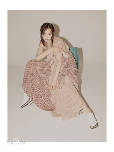 最新宋茜(Victoria Song)在《Madame Figaro费加罗》中的壁纸