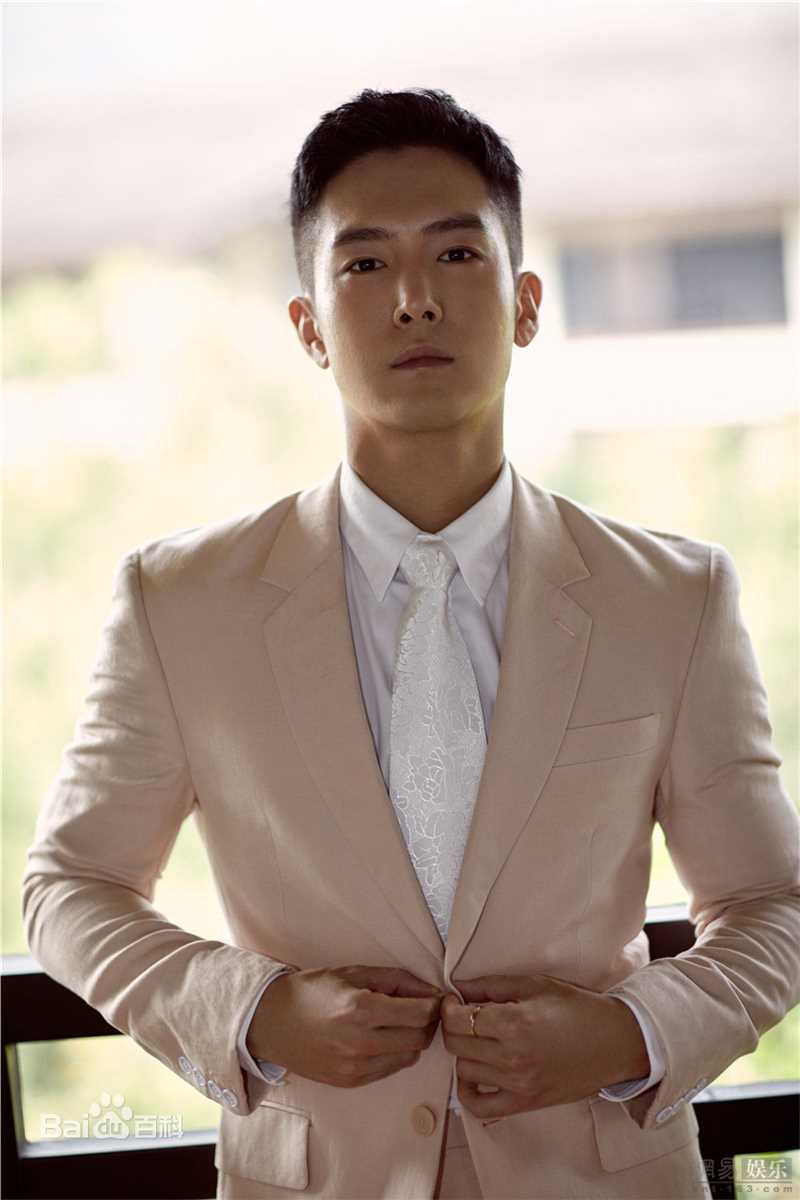 盛一伦(Peter)最新粉色西装图集