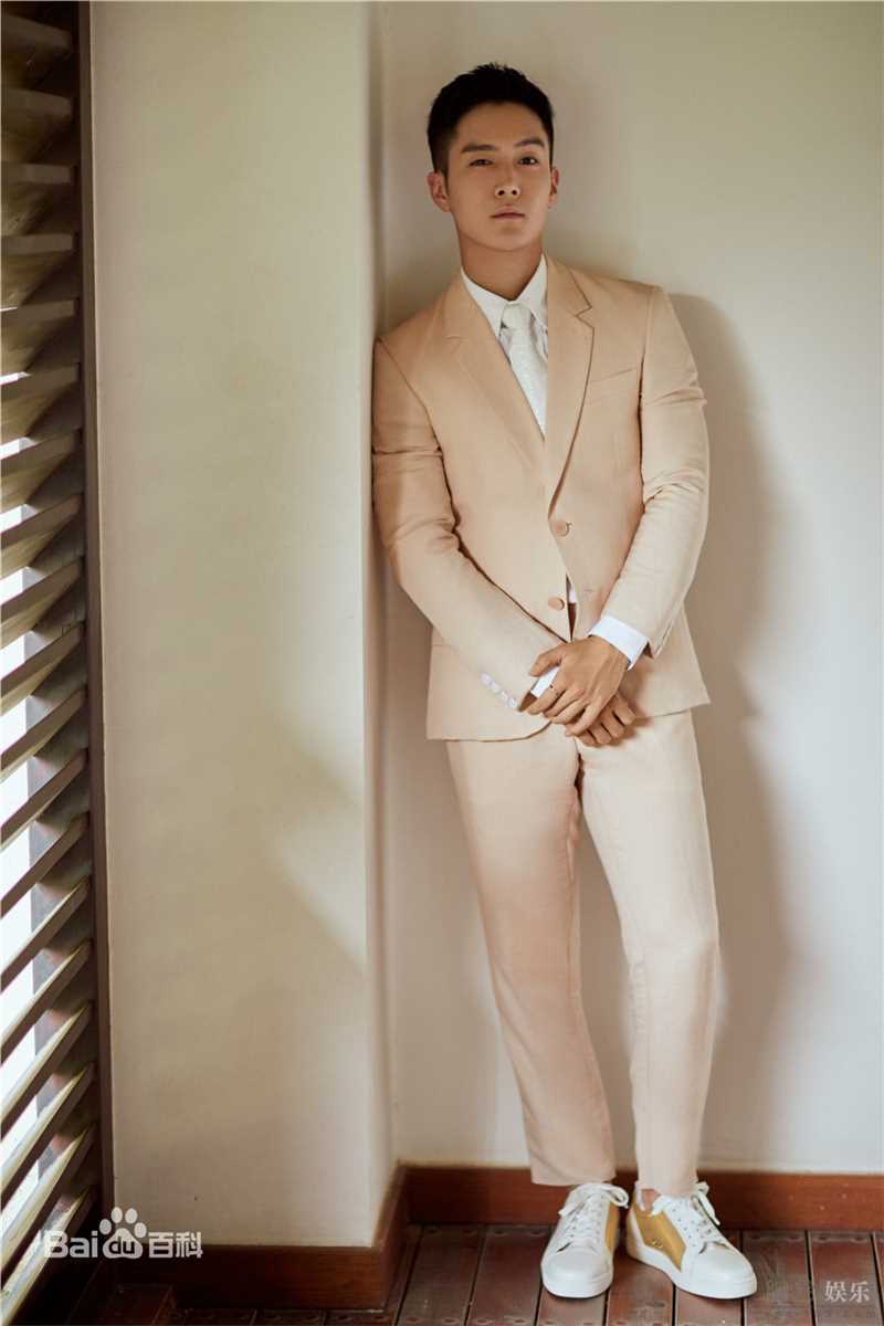 盛一伦(Peter)最新粉色西装图集