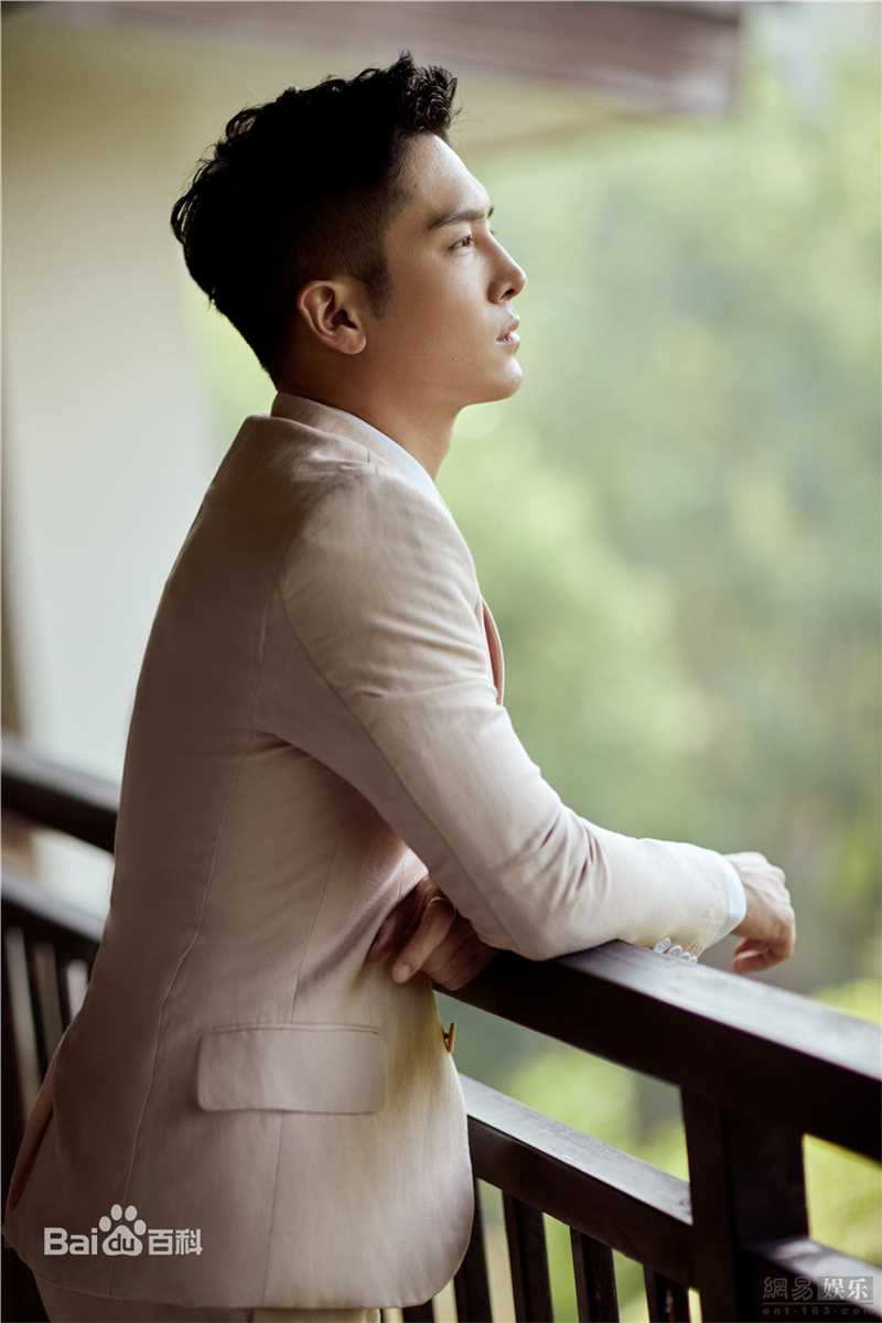 盛一伦(Peter)最新粉色西装图集