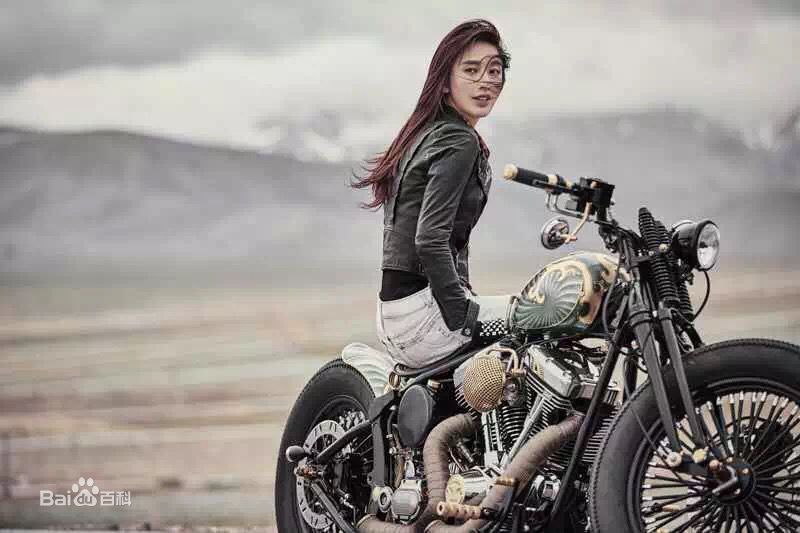 最新张俪(Zhang Li)性感图片