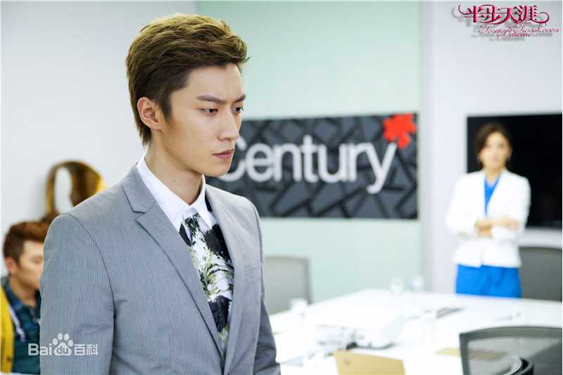 高清乔任梁(Kimi)在《半步天涯》饰任一凡中的图集