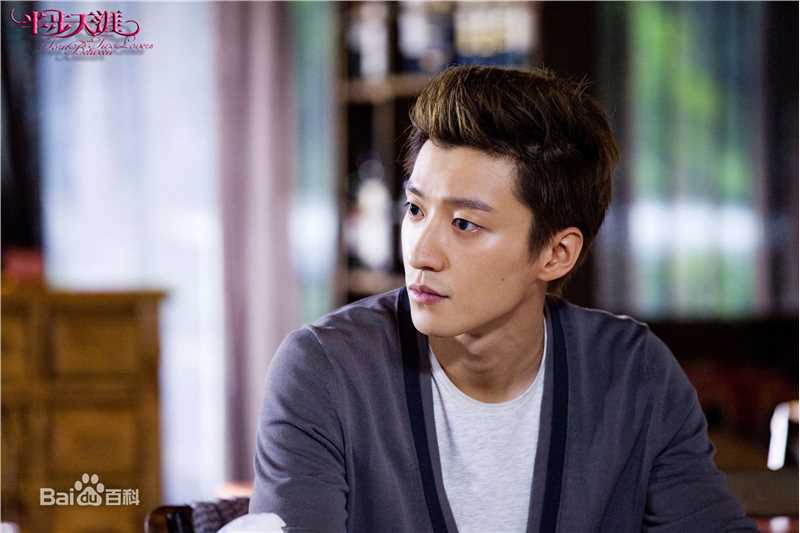 高清乔任梁(Kimi)在《半步天涯》饰任一凡中的图集