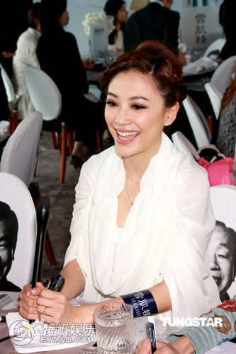 应采儿(Cherrie Ying)2010.5.30 雪肌精全新美白粉底发表会图册