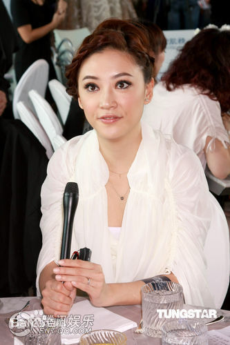 应采儿(Cherrie Ying)2010.5.30 雪肌精全新美白粉底发表会图册