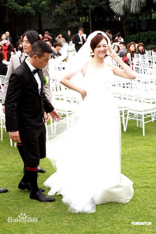 应采儿(Cherrie Ying)陈小春婚礼生活照相册