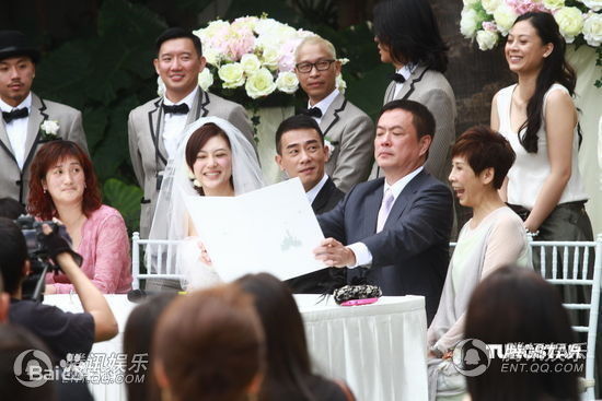应采儿(Cherrie Ying)陈小春婚礼生活照相册