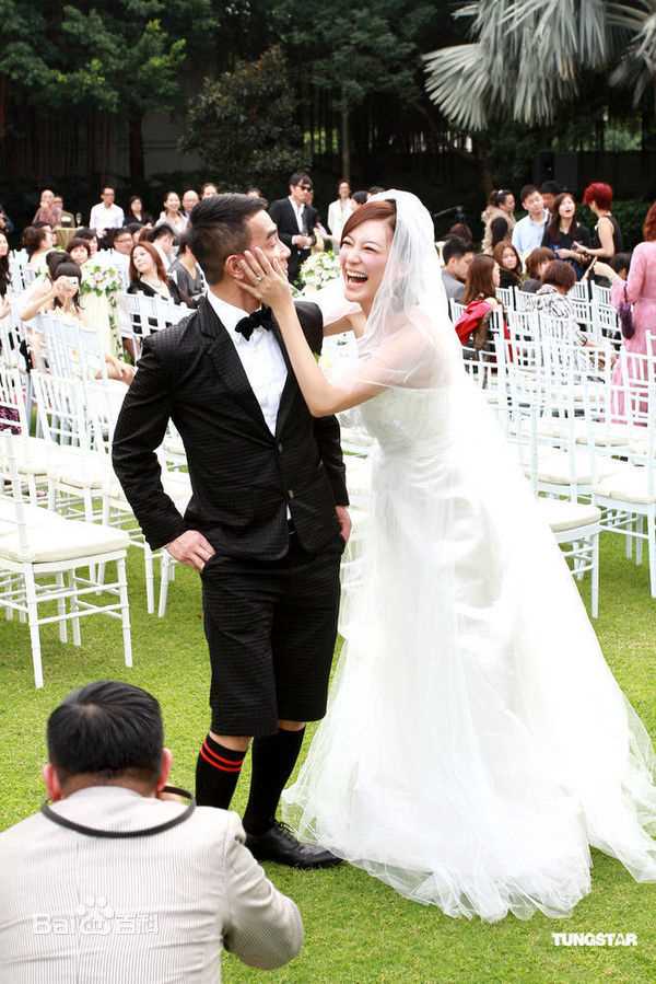 应采儿(Cherrie Ying)陈小春婚礼生活照相册