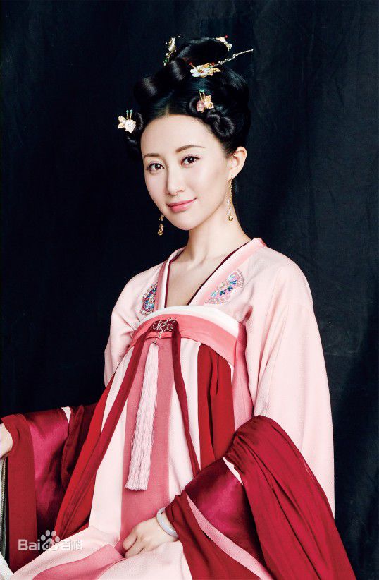 高清舒畅(Jennifer)在 《大唐荣耀》饰 慕容林致中的图集