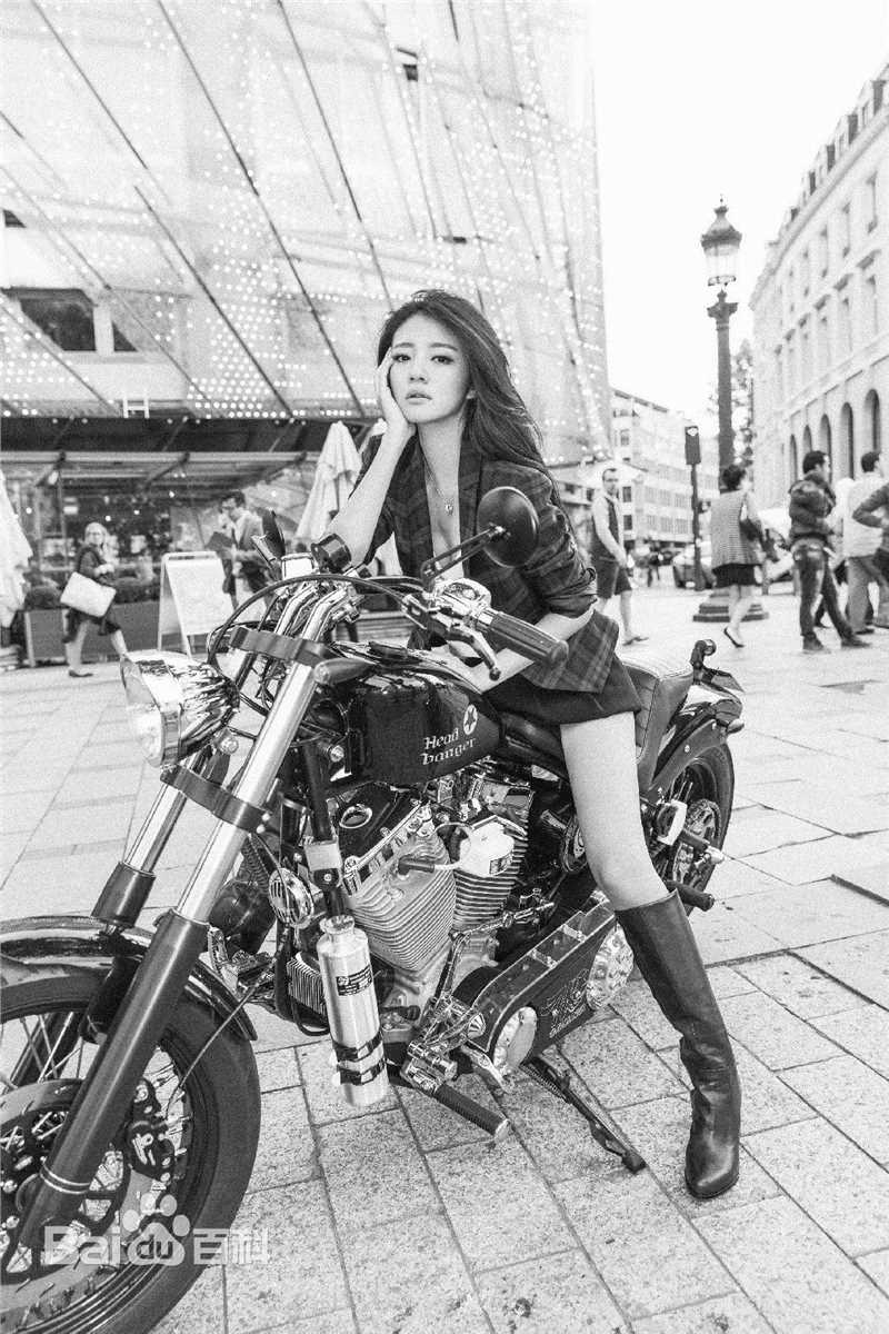 安以轩(Ann)化身机车酷GIRL图片图集