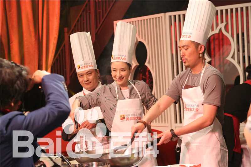 最新孙宁在参加《美食家大会》中的壁纸