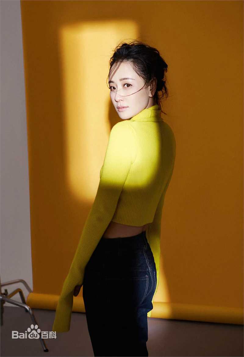 孙宁美女日历：眼神知性从容 安静宛如少女素颜照相册