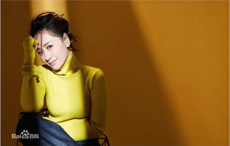 孙宁美女日历：眼神知性从容 安静宛如少女素颜照相册