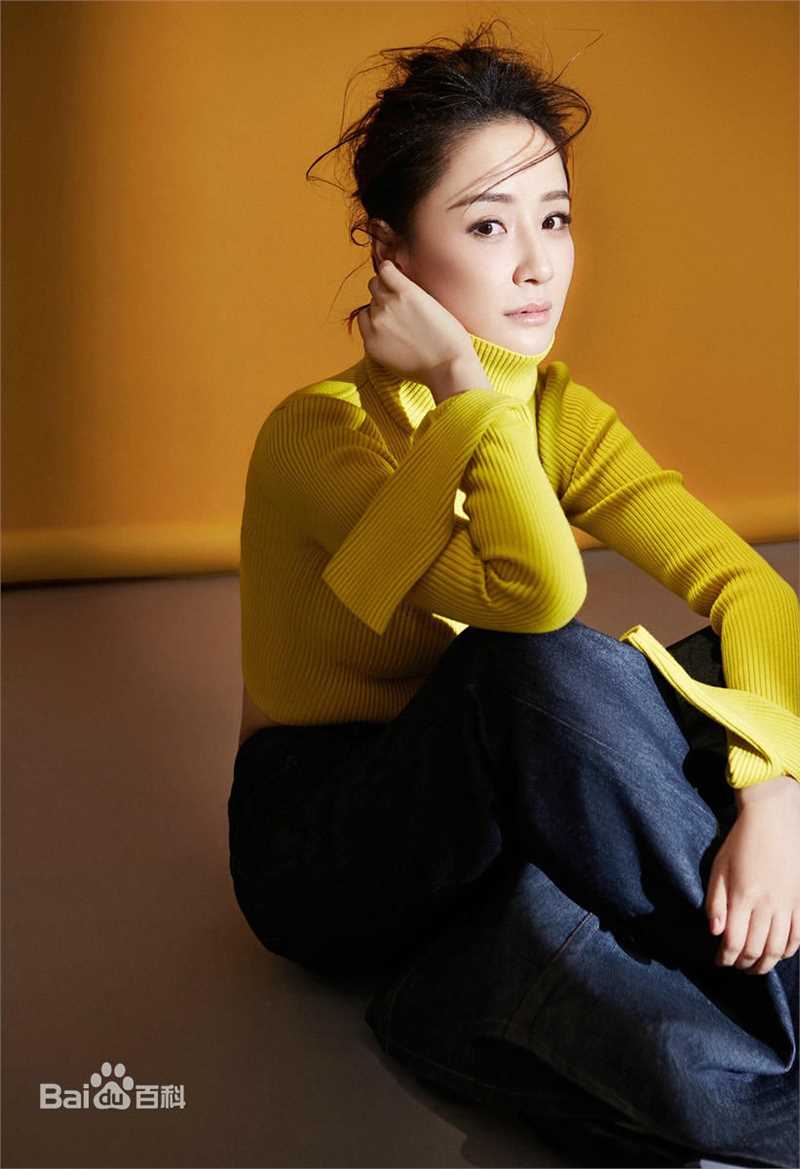 孙宁美女日历：眼神知性从容 安静宛如少女素颜照相册