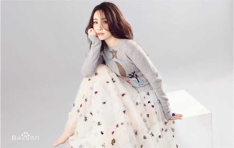 孙宁美女日历：眼神知性从容 安静宛如少女素颜照相册