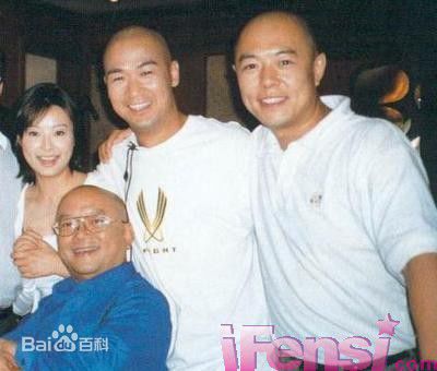 王刚五月槐花香素颜照相册