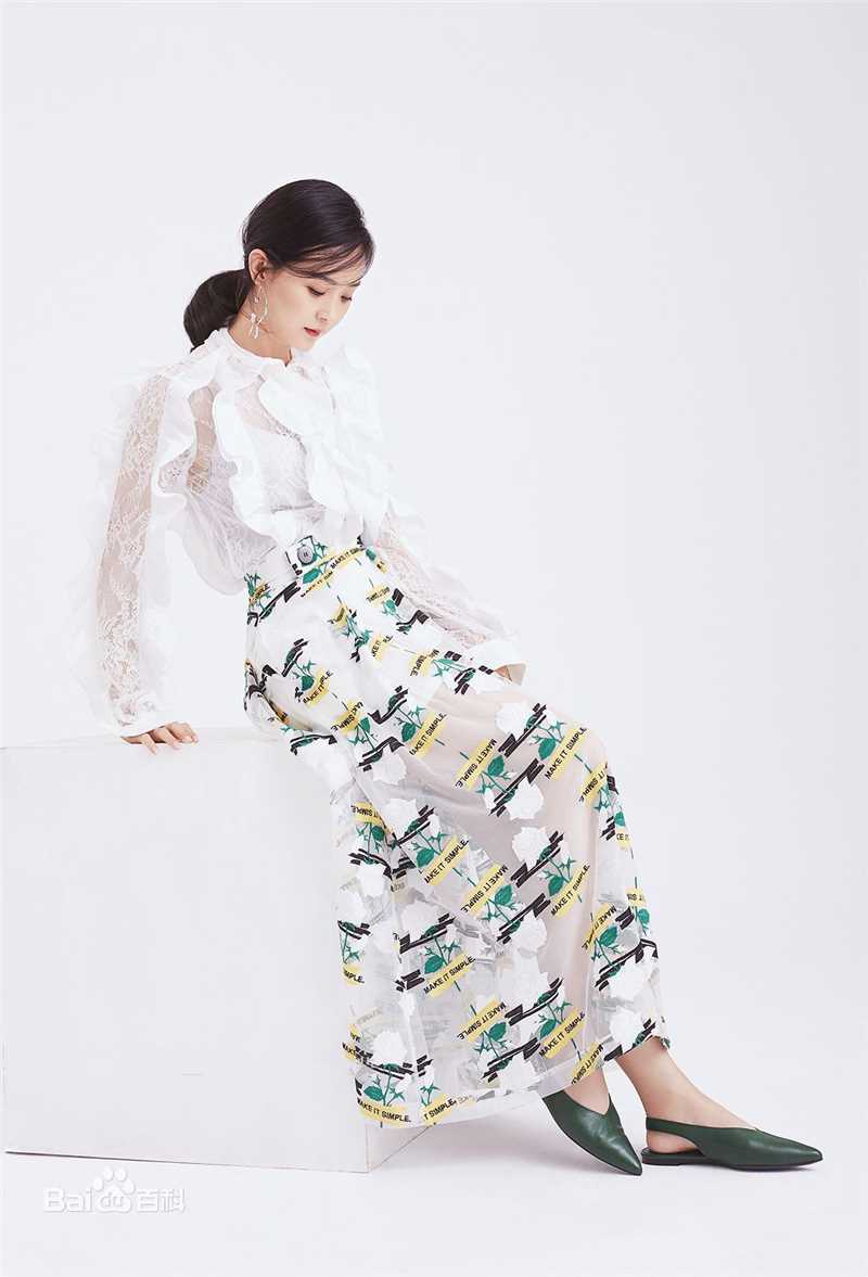 王艳(Rebecca)最新《风采童装》杂志壁纸