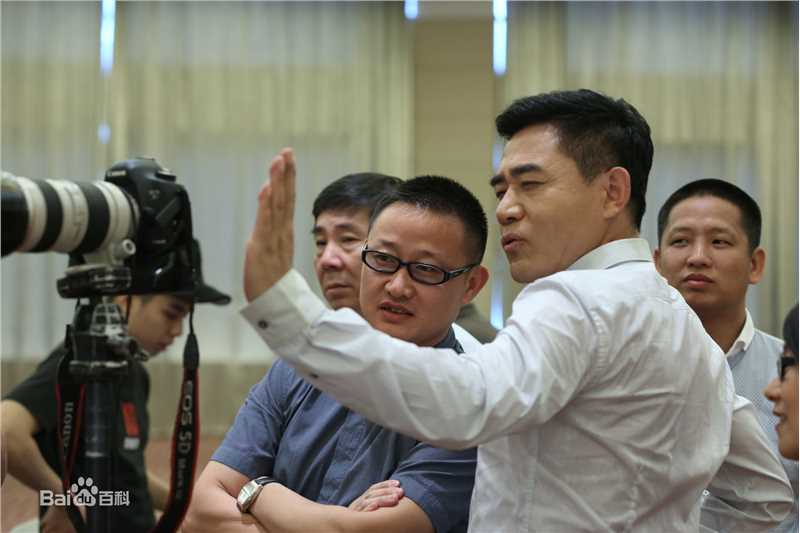 陈宝国图册生活照