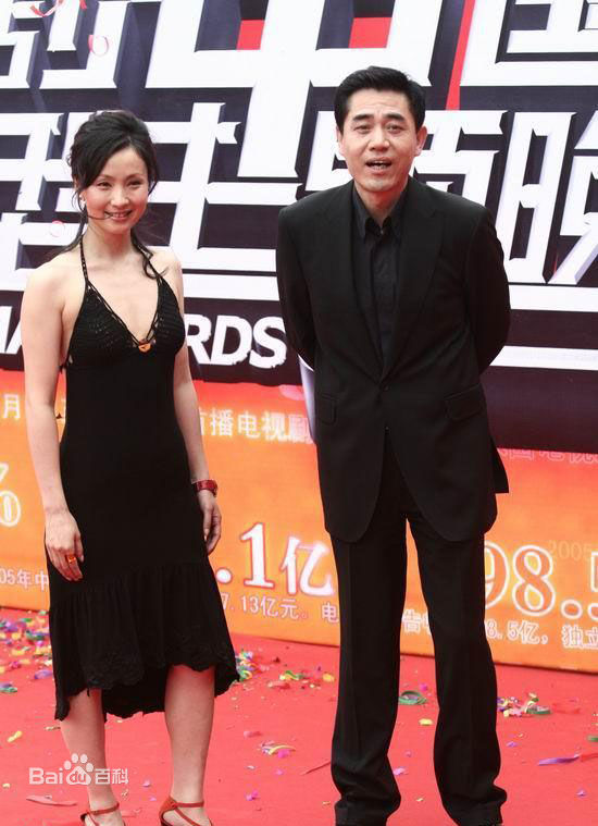 陈宝国参加典礼前后照片