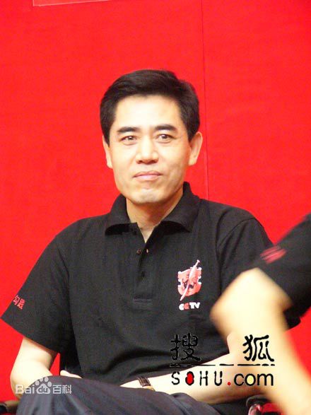 陈宝国参加典礼前后照片