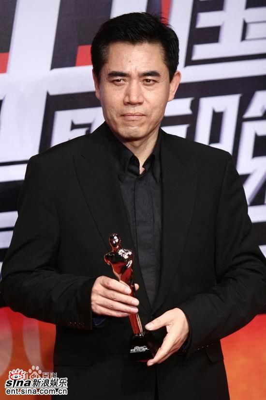 陈宝国参加典礼前后照片