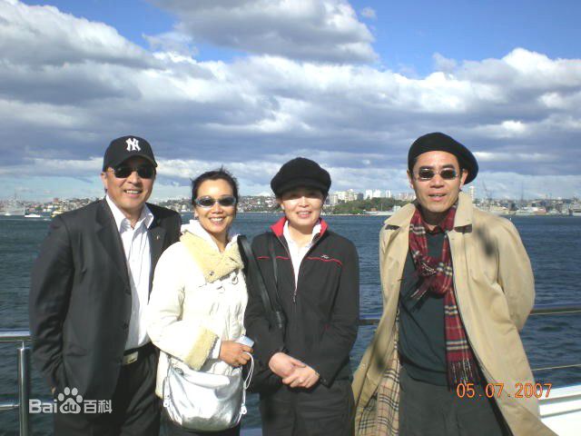 陈宝国家人图片图册