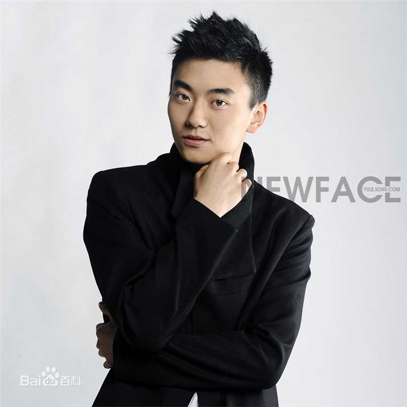 陈宝国家人图片图册