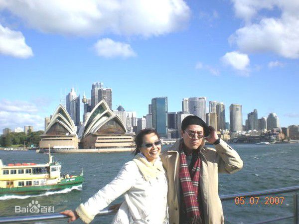 陈宝国家人图片图册