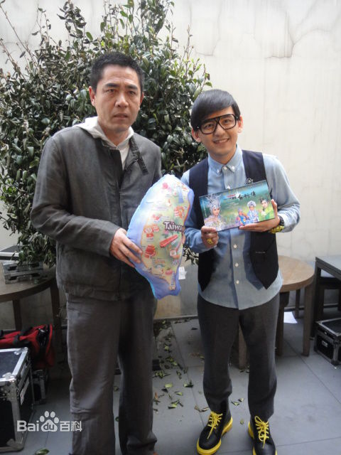 高清陈宝国在《茶馆》宣传中的图集