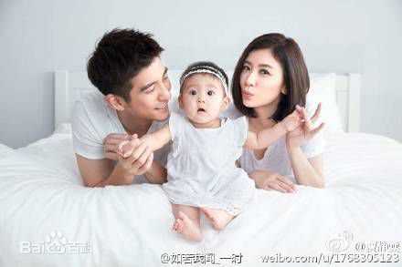 贾静雯(Alyssa Chia)与修杰楷图片图集