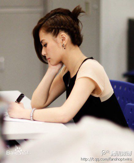 钟欣潼(GillianChung)3650专辑签售素颜照壁纸