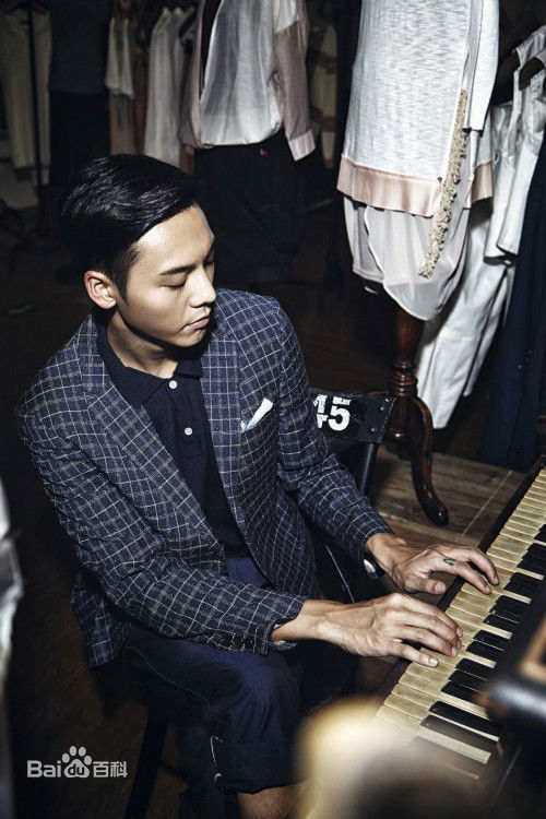 陈伟霆(William Chan)在《街拍时刻》中的