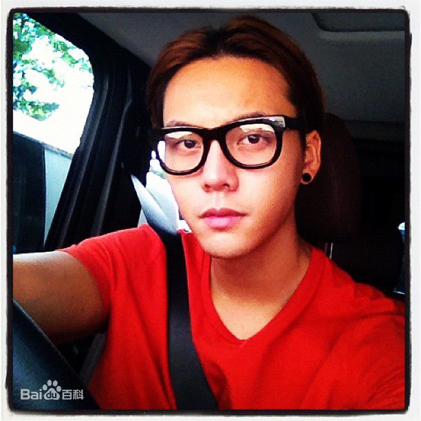 陈伟霆(William Chan)生活照壁纸壁纸