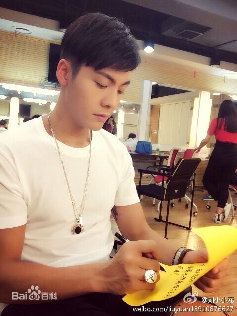 陈伟霆(William Chan)生活照壁纸壁纸