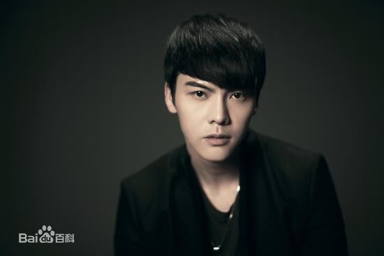 最新陈伟霆(William Chan)在EP《等等》中的图集