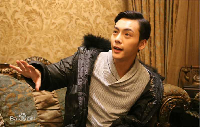 最新陈伟霆(William Chan)在《男人不可以穷》薛可勇中的壁纸