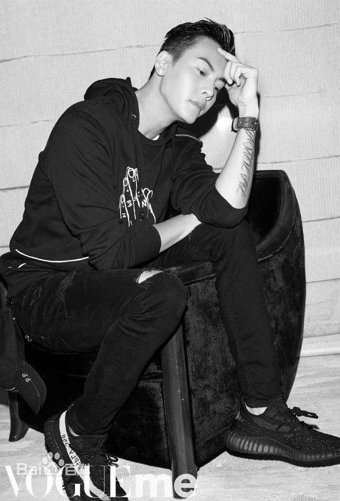 最新陈伟霆(William Chan)在《VogueMe》中的图集