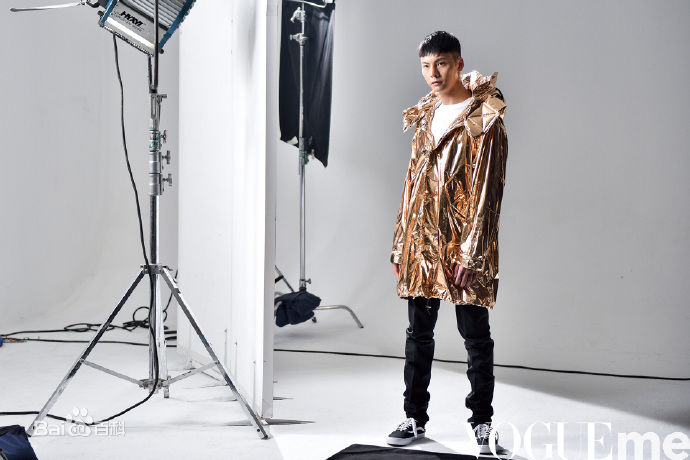 最新陈伟霆(William Chan)在《VogueMe》中的图集