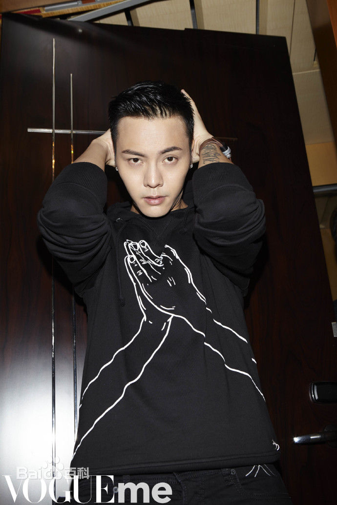 最新陈伟霆(William Chan)在《VogueMe》中的图集