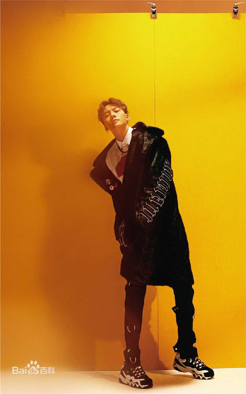 最新陈伟霆(William Chan)在《时装男士》中的图集