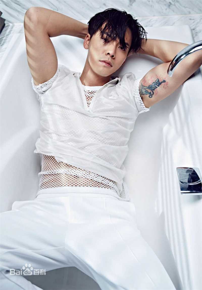 高清陈伟霆(William Chan)在《时尚健康》中的图册