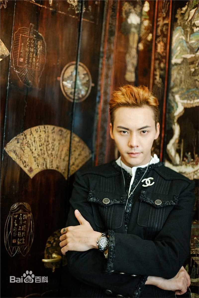 陈伟霆(William Chan)巴黎参观香奈儿公寓图片图集