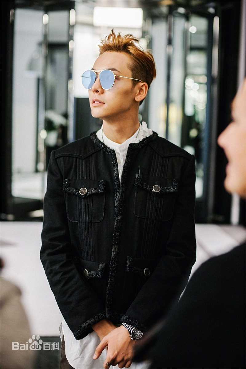 陈伟霆(William Chan)巴黎参观香奈儿公寓图片图集