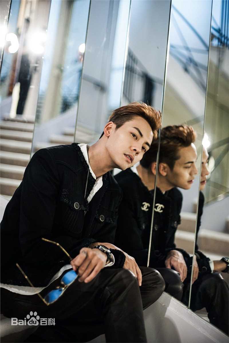 陈伟霆(William Chan)巴黎参观香奈儿公寓图片图集