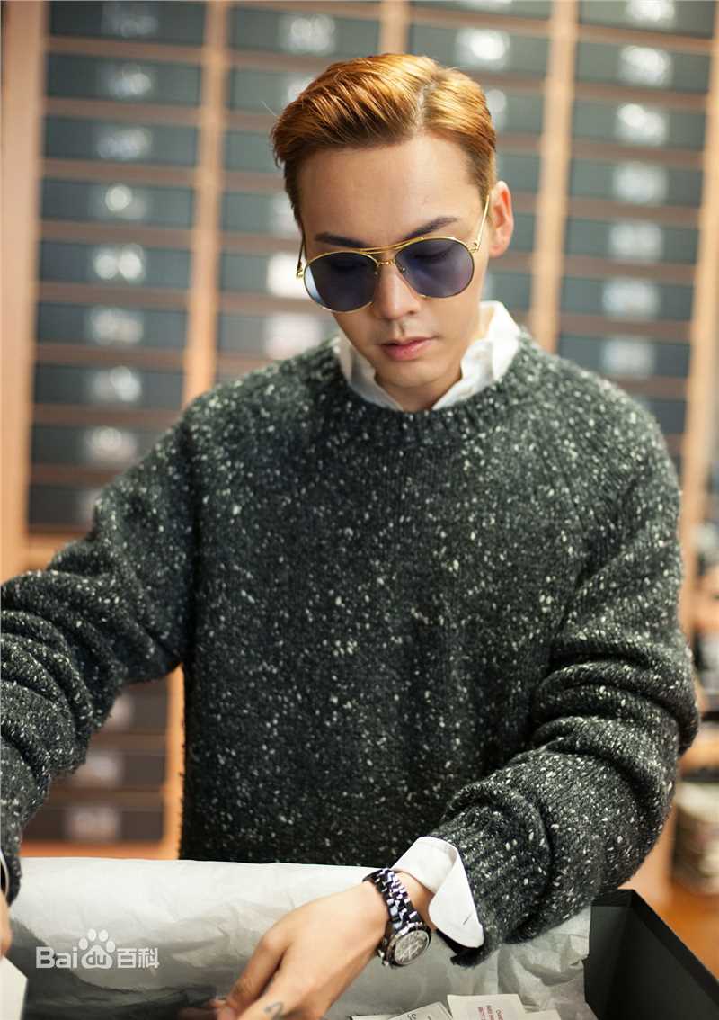 陈伟霆(William Chan)巴黎参观香奈儿手工坊图册