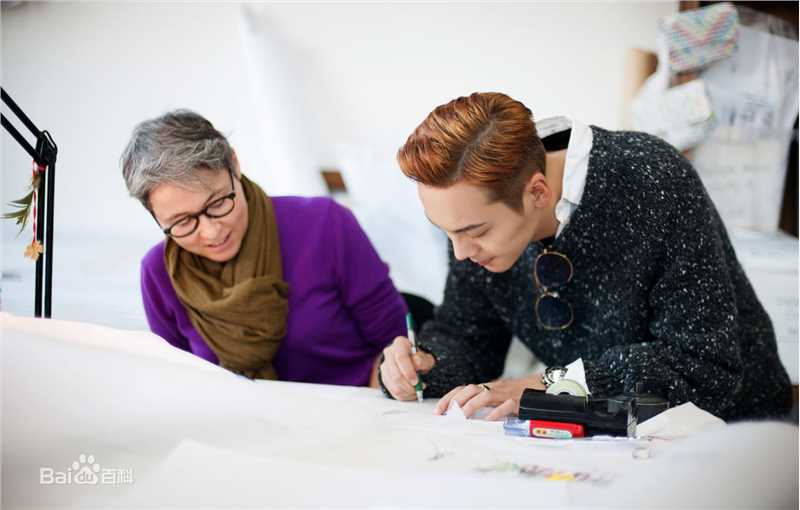 陈伟霆(William Chan)巴黎参观香奈儿手工坊图册